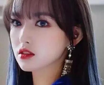 插英语课代表下面 按着她的腰疯狂的撞击闷哼