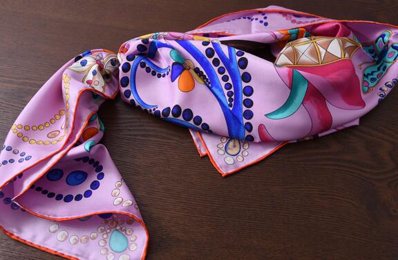 围巾卷边怎么办 围巾卷边了怎样处理呢？