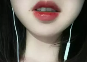 涂口红的三不要 不要太廉价 不要涂太厚 最后一个要记住