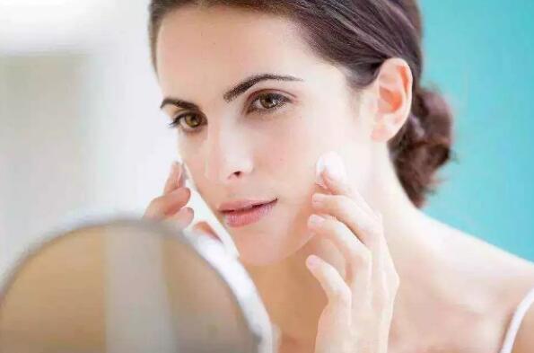 脸出油不是更多是夏季的烦恼吗 为啥冬天脸也会出油