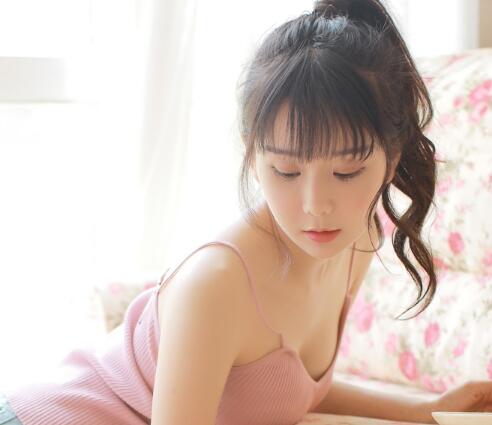 美女校花把我夹得好爽,缓缓地把药丸推进去花蕊