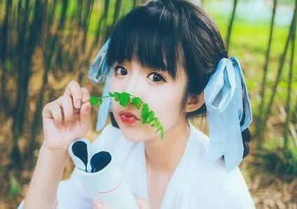 花蒂惩罚拧喷了 把奶尖儿送到嘴边帮她吸