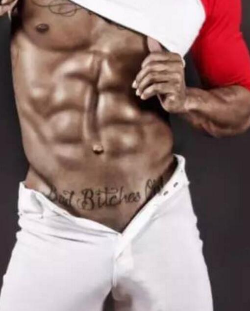 妻子陈艳和黑人教练小说，健身教练慢慢从后面