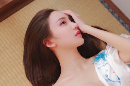 少妇口述最舒服的性经历|大掌已经到了她丰软的前胸上