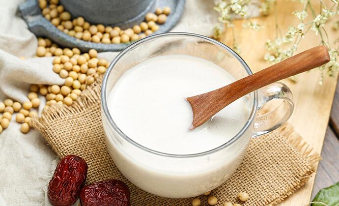 吃什么提亮肤色？祛黄提亮肤色的生活小妙招