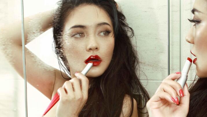 涂口红的方法：初学者怎么简单涂口红 初学者涂口红的步骤