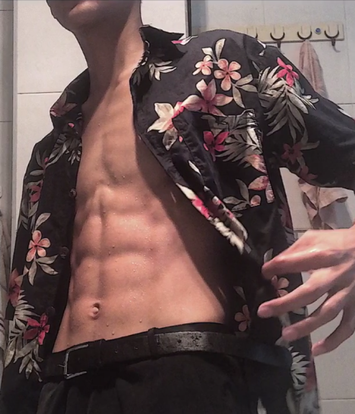 姐夫偷看小姨子用茄子怎么自我安慰