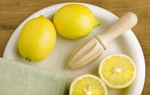 自制牛奶柠檬鸡蛋面膜 美白，紧肤，增强皮肤抵抗力