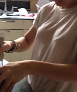 床震写得多细致的小说有哪些？口水?口水也能消毒?老周杨芸文章片段