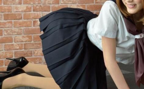 男票活太好是什么感受 他恶意地顶了一下 扣着她腰