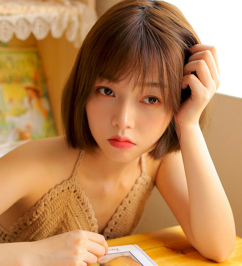 李悦将自己小裤裤直接脱掉 露出了让老刘心神向往的地方