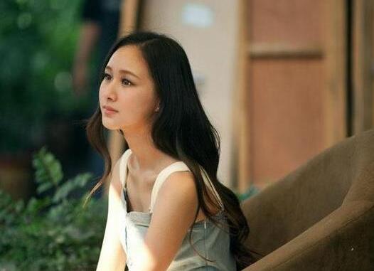 男人把女人抱到房间强吻胸尖 男和女洗澡一边洗一边摸