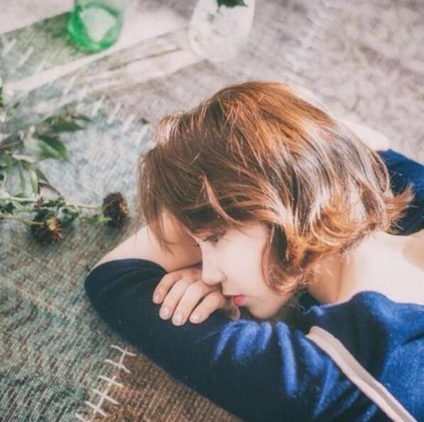 两根硕大一起挤进小紧|胯下挺进美妇身 按摩按着就按到里面