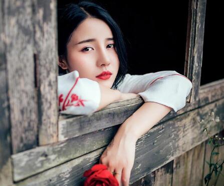 超级yin荡的高中女 污到你湿透的小黄文