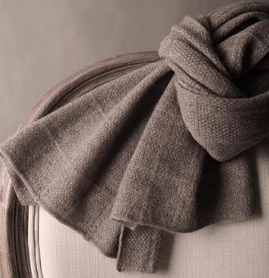 羊绒围巾怎样清洗?羊绒制品的穿着注意事项