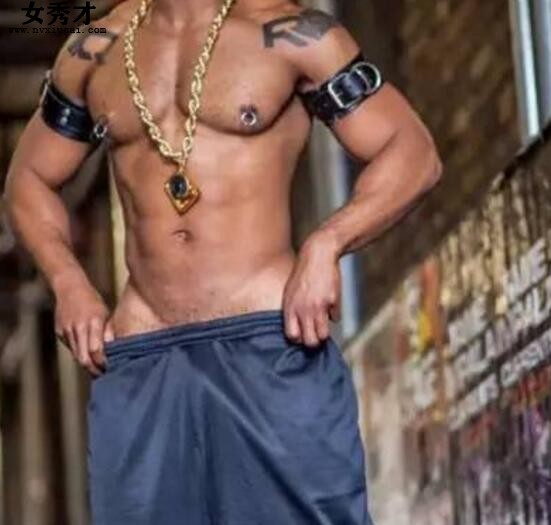 为什么老外的很大很粗，按着他的头给我添