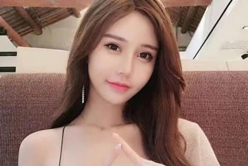 乖把葡萄放到下面_在车上被硬硬的东西顶着