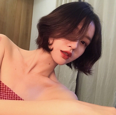 宝贝来舔啊受不了了 宝贝,唔,你叫的好 下面一整天都塞着震动