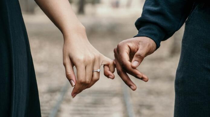 我们只能守着一份凡俗的婚姻 嫁什么样的郎才会幸福