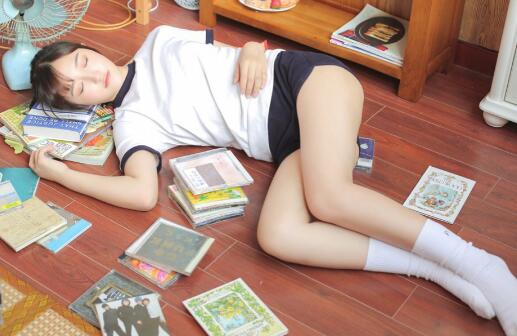 农村妇女性饥渴到疯狂 趴在墙上把腿张开求饶