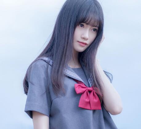 女主涨奶时男主帮吸的 把女的下面扒开添