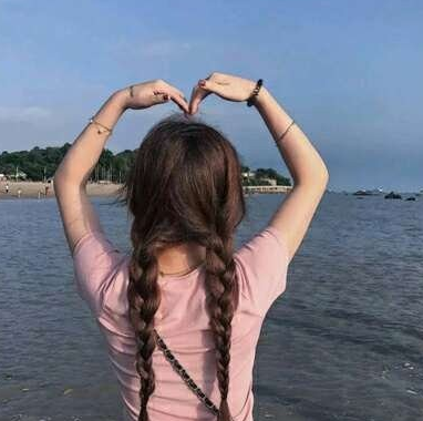 男友从后面袭击好爽 深一点,我下面好爽