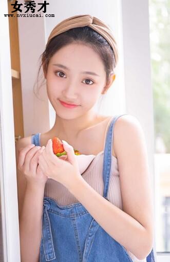 宝贝看着我是怎么进入你 被扯胸罩还让我做上面自己动