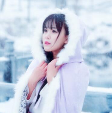 拉开拉链掏出来就停了进去 身后有硬硬的东西顶我