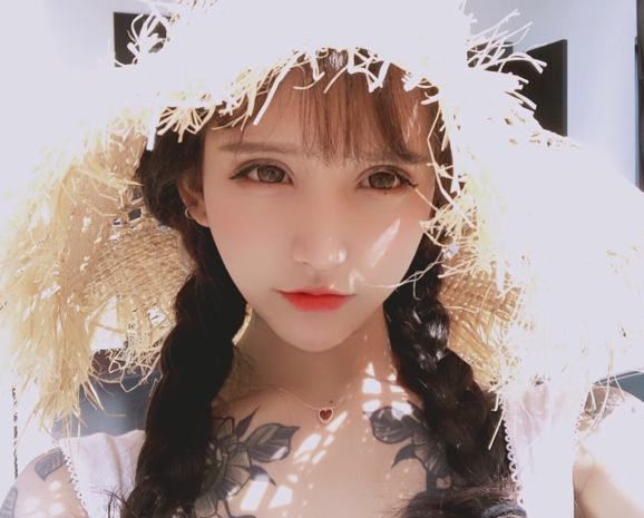  王逗逗个人资料 王逗逗和方丈炒作事件全过程