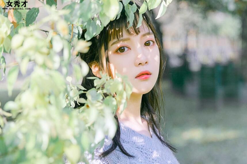 他抬高她的腰撞到最深处|忘情的在陈辉怀里扭动起来