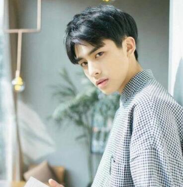 吹潮流的水能喝吗？嗯嗯好湿舔得再深点喷