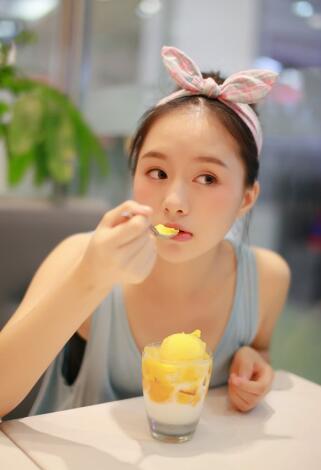 女朋友把我撩得好涨 小妖精好紧再浪一点