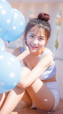 把校花的长腿扛到肩上 呃 快点舔一舔那个豆豆