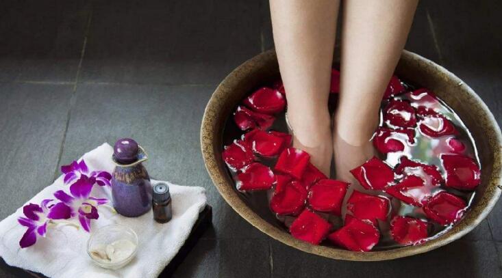 冬季泡脚是很有好处的 泡脚有什么好处呢？