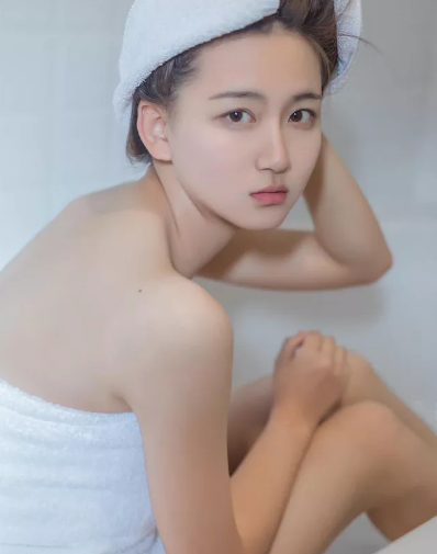 女孩子做完之后腿软 太深了...好疼...你轻点好吗