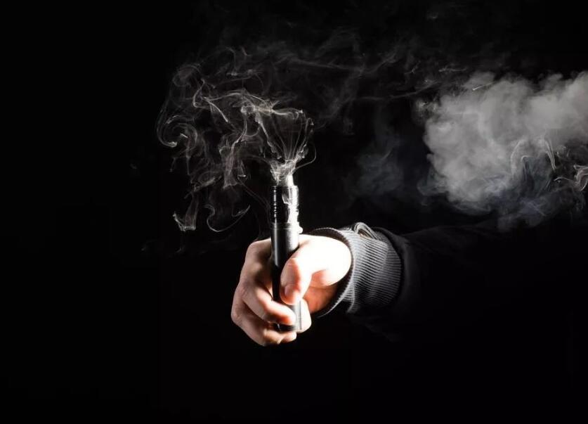 电子烟和香烟哪个危害更大 电子烟到底有什么危害