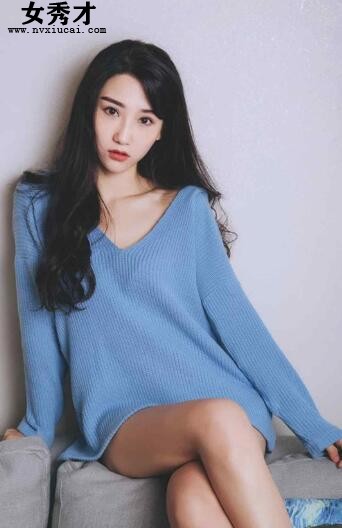 秦柔手里正拿着他的底裤，放在鼻子前嗅了嗅 手指转捻小核