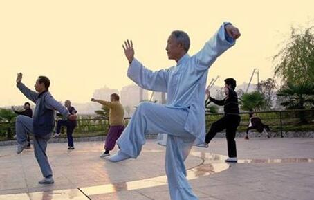 老人冬季适当运动有哪些好处? 老人冬季养生的禁忌