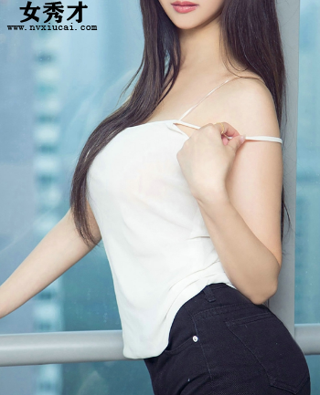 舌头在小豆豆上磨咬吸 拿起一颗葡萄缓缓推入