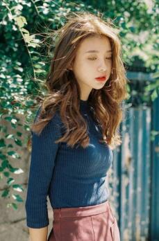 娇嫩的翘臀正对着我 女人的隐私倍位给你看