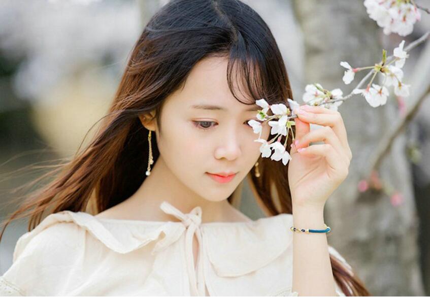 宝贝抬高点我会轻轻的~把腿张开惩罚调教玩弄