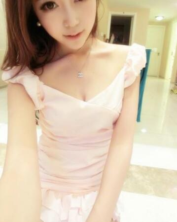 嗯啊 哥哥 快用力|阿伟的身材比较胖，那个地方太小