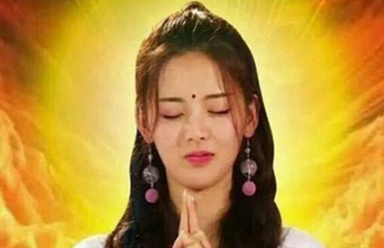 杨超越给观众灌了什么迷魂汤 从全网黑到讨喜锦鲤