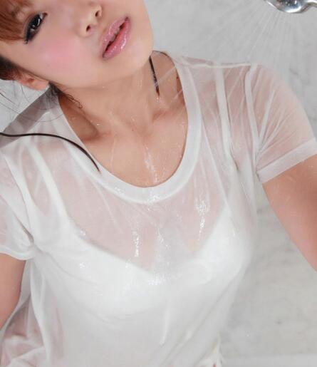 张医生，你弄的人家有点疼了，更痒了_你忍着点,很快就会舒服一些了