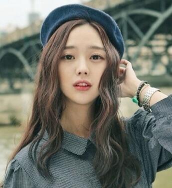 这几款发型让你轻轻松松就能打造出轻熟女形象来