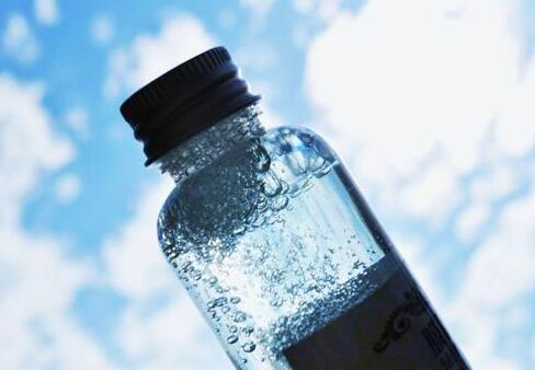 化妆水和爽肤水的区别 如何区分化妆水的好坏