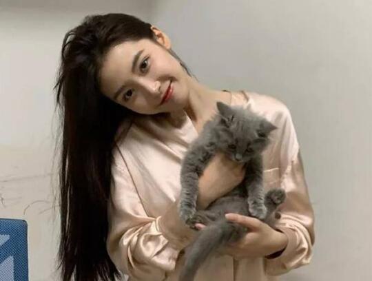 女朋友把我撩得好涨，有一个很会撩的女朋友是什么样的体验?