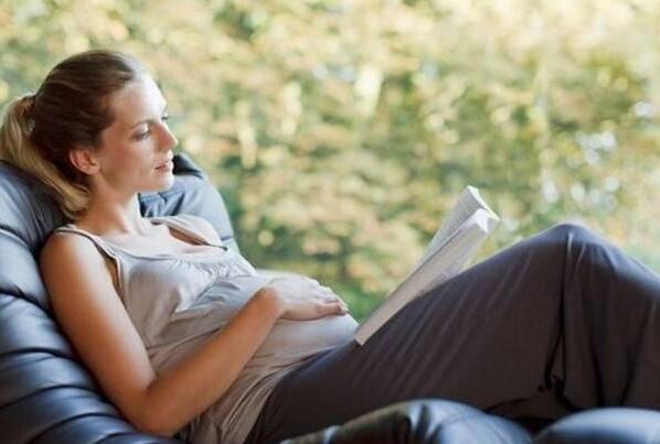 怀孕早期要注意什么？怀孕真的有必要吃两人份吗？