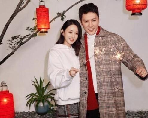 赵丽颖冯绍峰同框海报引起了不少网友的关注和热议