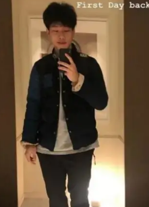 陈坤儿子在社交平台晒出了自己的近照 打破领养传闻